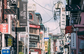 某某服装设计公司公交站台广告投放