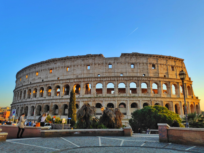 专业翻译公司的陪同口译译员需掌握哪些知识?-2