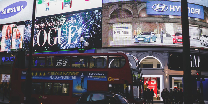 南京传媒公司分析公交车身的广告优势