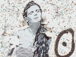 小温暖之享受阳光的女孩