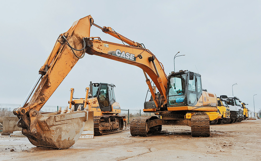 挖掘机械在**道路施工