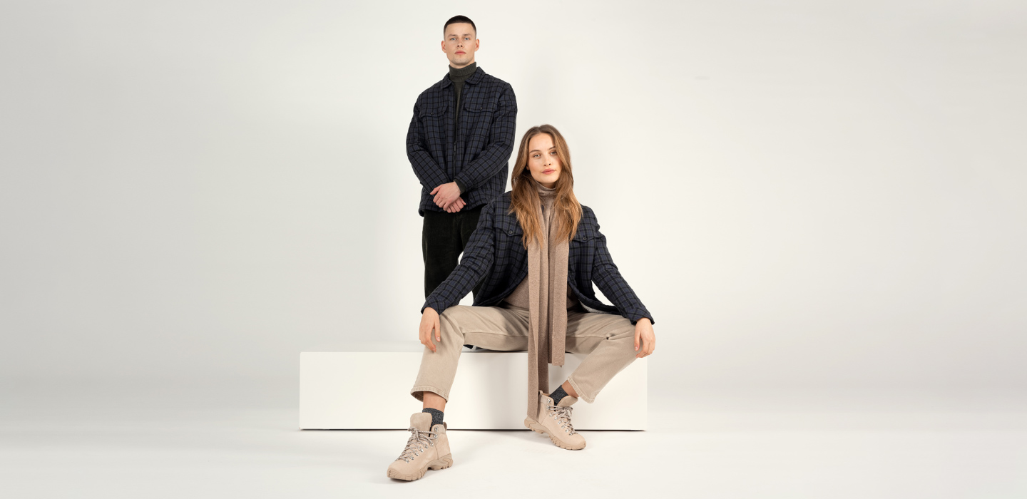 春秋战国时期,男女衣着通用上衣和下衣裳相连的“深衣”式