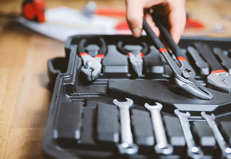 不断为客户提供优质的产品和服务,创造价值!为员工创造幸福生活