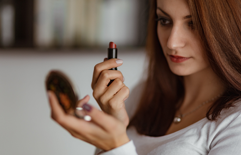 爱美是人类的天性,使自己变得更加美丽