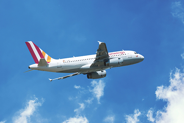 根据不同的分类标准,航空运输可划分为不同的种类