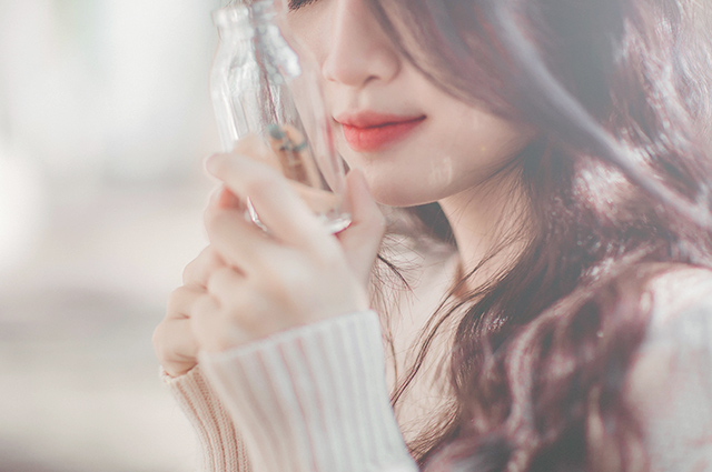 化妆则成为满足人们追求自身美的一种手段